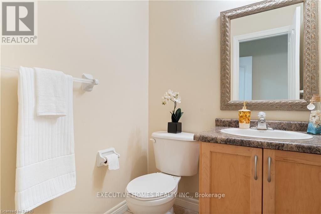 (Main Level) - 8 Roelfson Drive, Hamilton, Ontario  L9K 1P1 - Photo 12 - X13716082