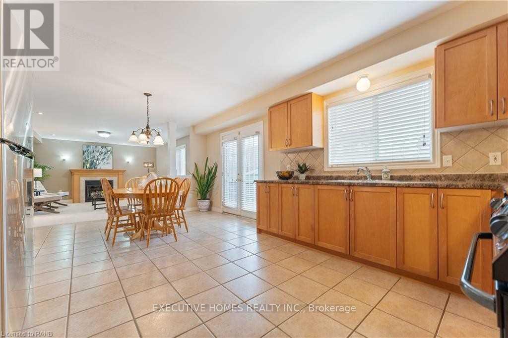 (Main Level) - 8 Roelfson Drive, Hamilton, Ontario  L9K 1P1 - Photo 17 - X13716082
