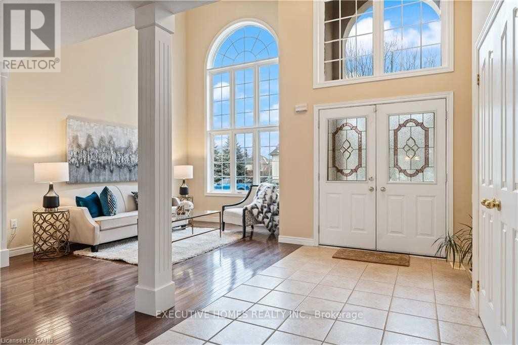 (Main Level) - 8 Roelfson Drive, Hamilton, Ontario  L9K 1P1 - Photo 4 - X13716082