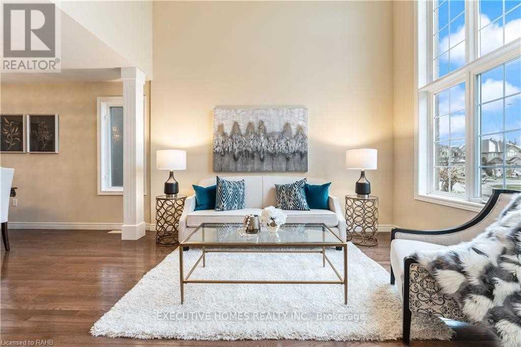 (Main Level) - 8 Roelfson Drive, Hamilton, Ontario  L9K 1P1 - Photo 7 - X13716082