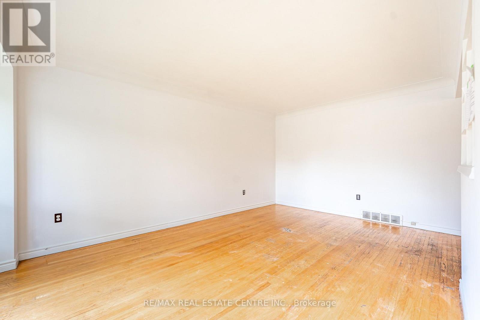 295 Millvue Street, Cambridge, Ontario  N3C 1T6 - Photo 3 - X13716130