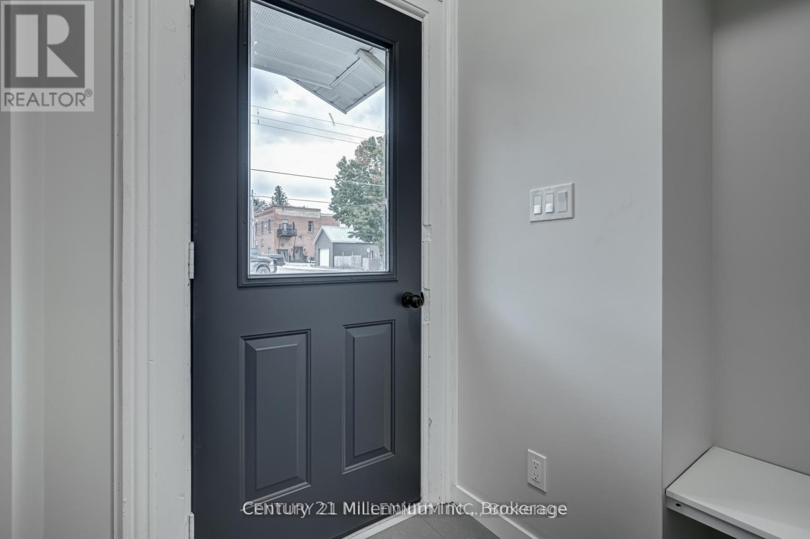 276 Edward Street, North Huron, Ontario  N0G 2W0 - Photo 4 - X13705964