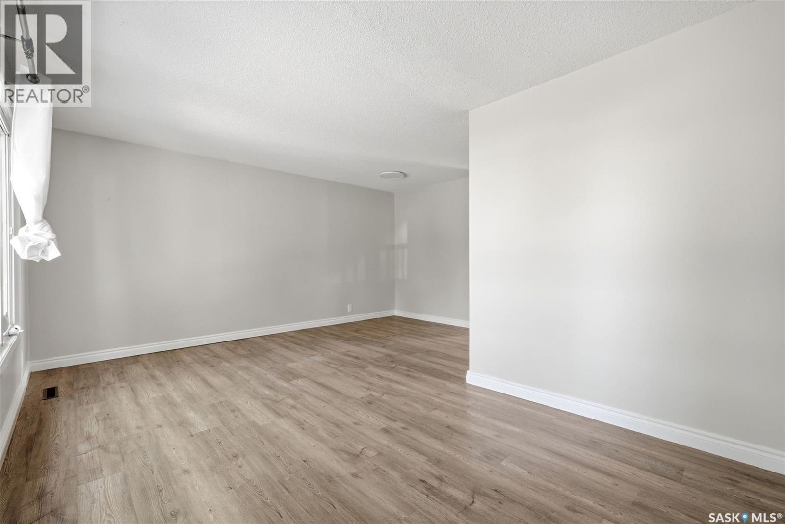 455 Froom Crescent, Regina, Saskatchewan  S4N 1T5 - Photo 4 - SK046703