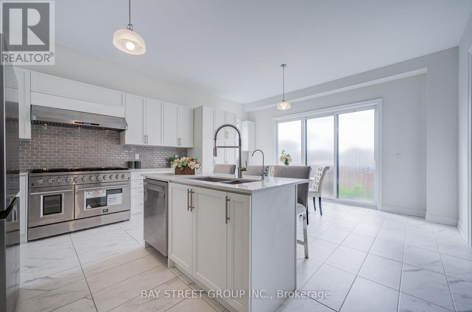 27 Hearthwood Gate, Whitchurch-Stouffville, Ontario  L4A 4X1 - Photo 15 - N13713398