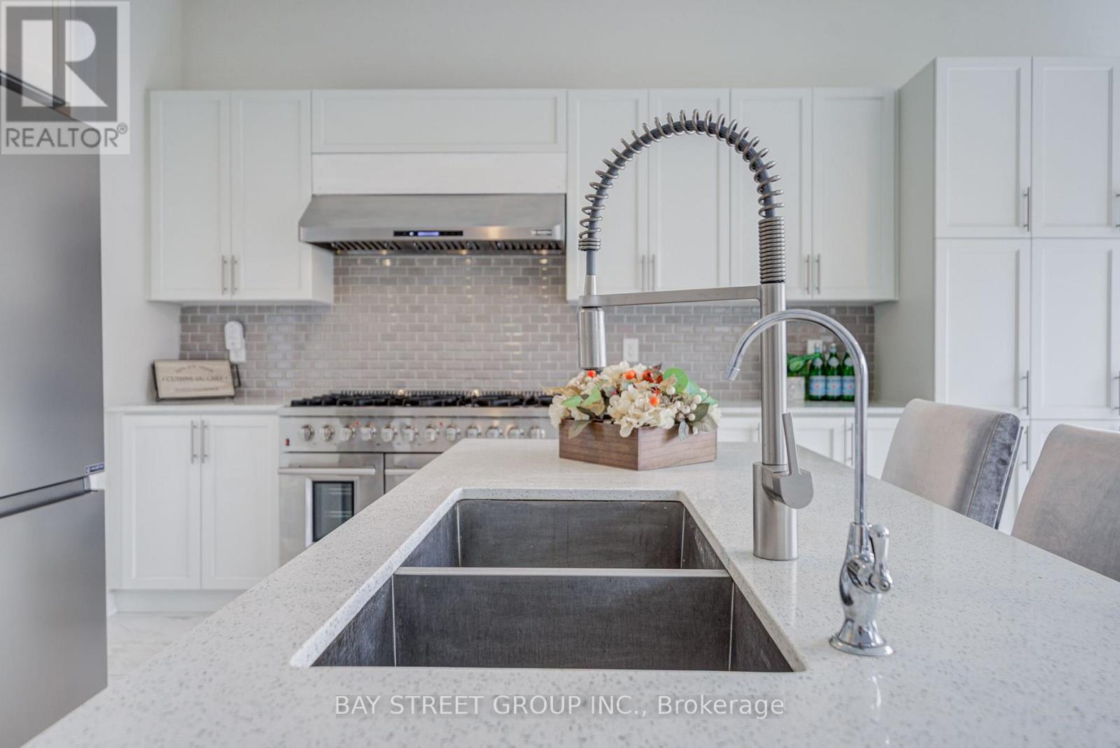 27 Hearthwood Gate, Whitchurch-Stouffville, Ontario  L4A 4X1 - Photo 20 - N13713398