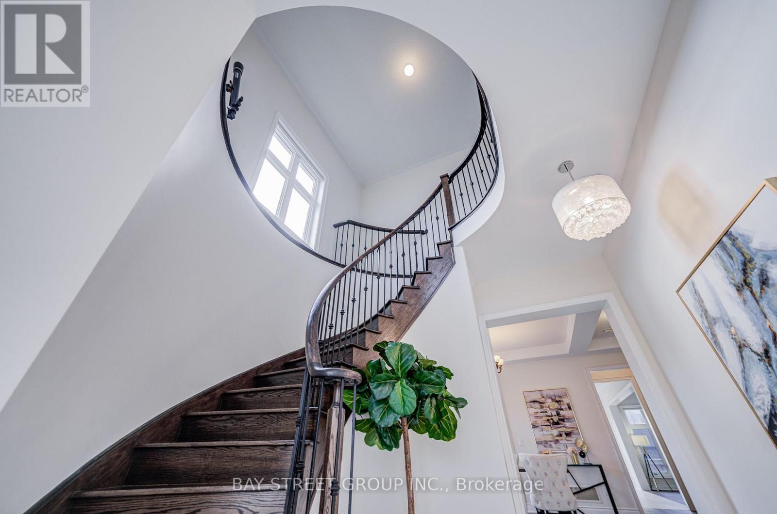 27 Hearthwood Gate, Whitchurch-Stouffville, Ontario  L4A 4X1 - Photo 7 - N13713398