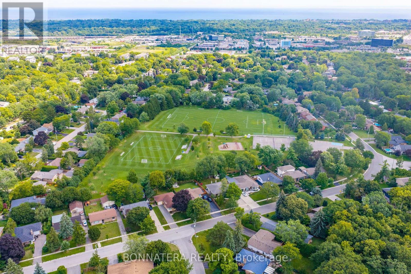 1409 Holly Court, Oakville, Ontario  L6H 3H4 - Photo 45 - W13712936