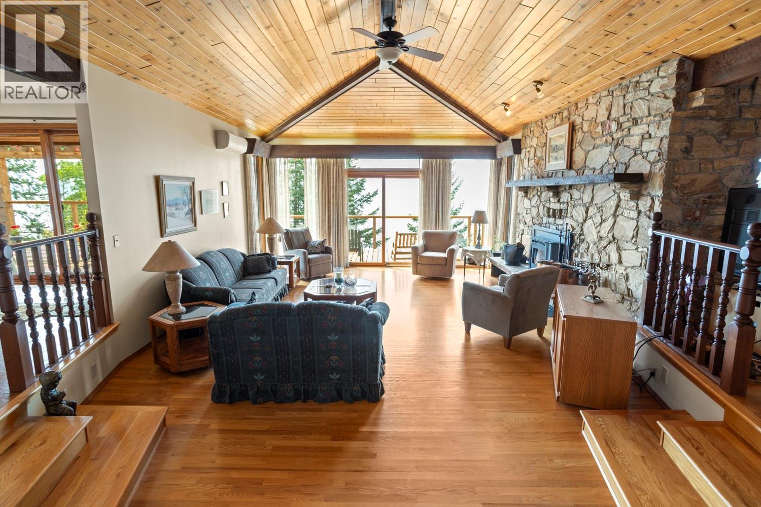 9813 3a Highway, Twin Bays, British Columbia V0B 1A1 - Photo 10 - 10398222