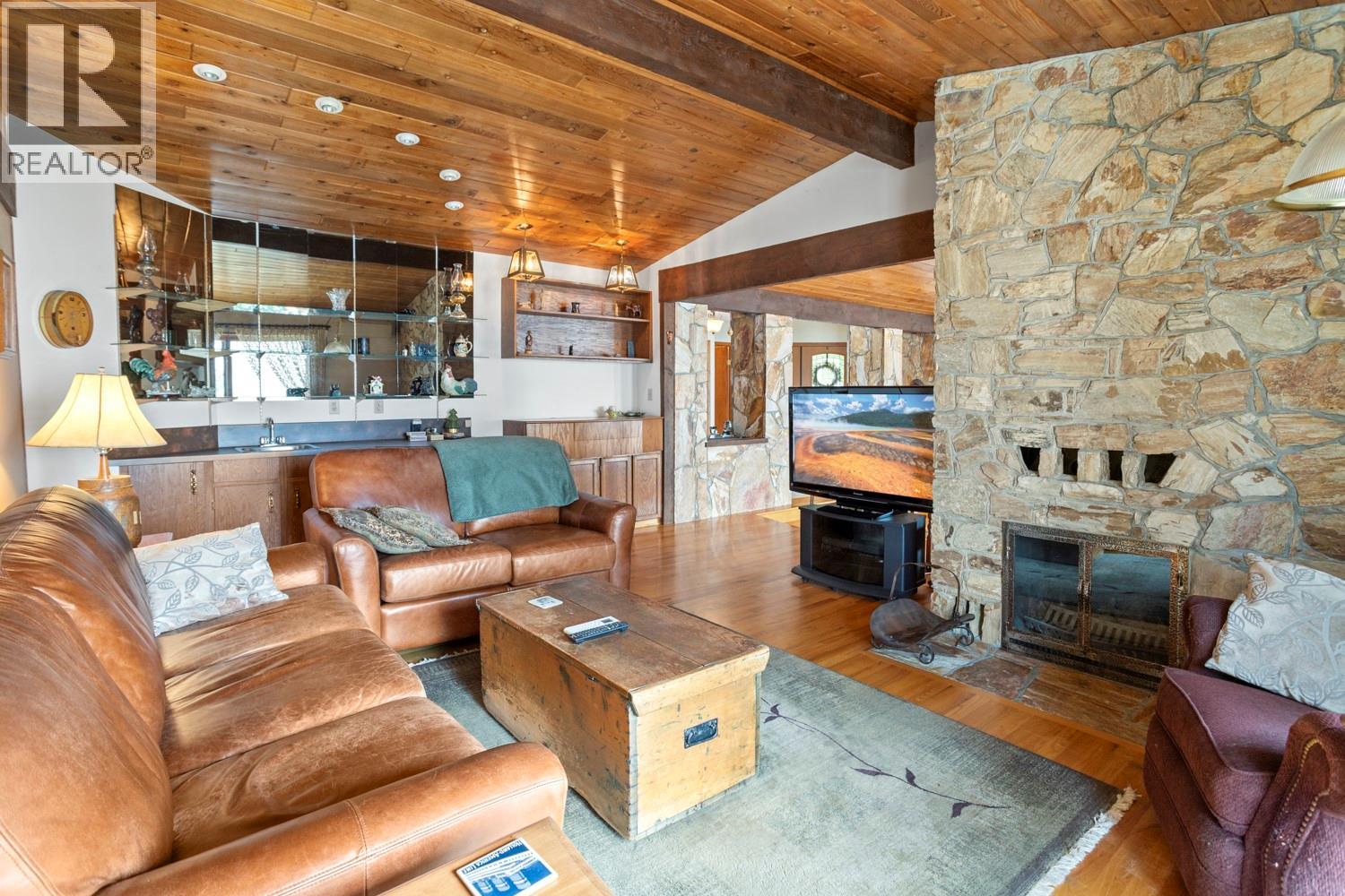 9813 3a Highway, Twin Bays, British Columbia V0B 1A1 - Photo 13 - 10398222