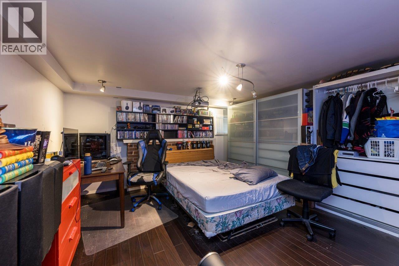911 Sperling Avenue, Burnaby, British Columbia V5B 4H7 - Photo 15 - R3157999