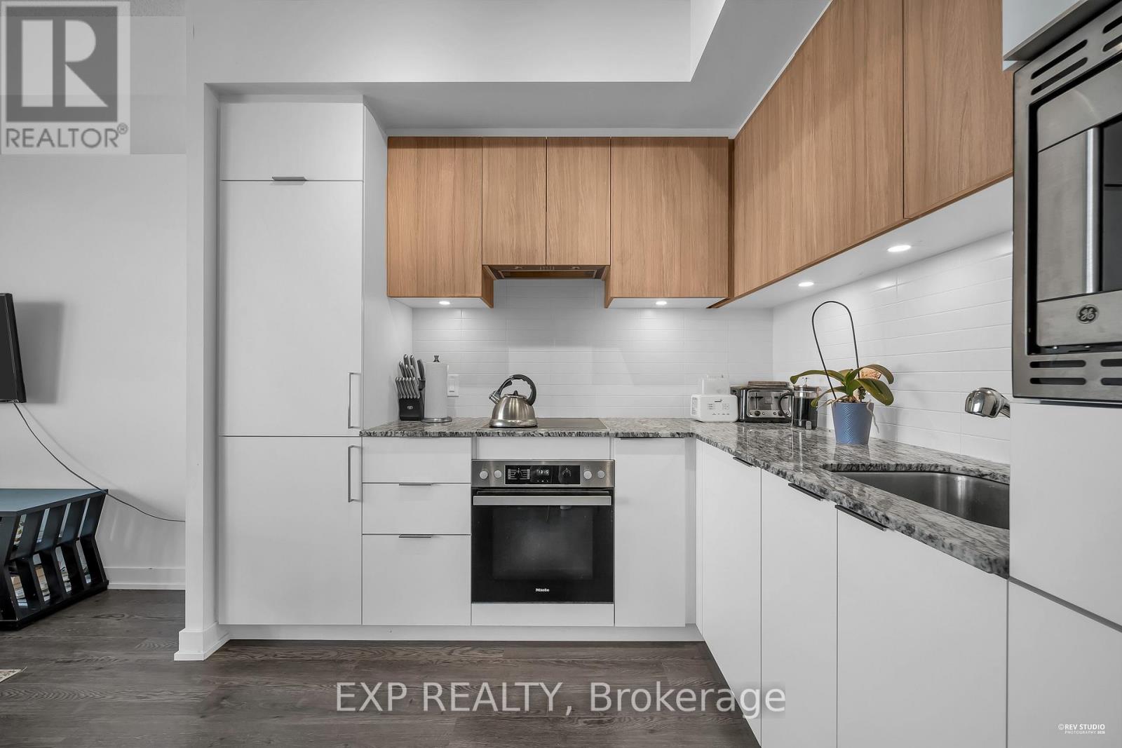 313 - 50 O'neill Road, Toronto, Ontario  M3C 0R2 - Photo 7 - C13716182