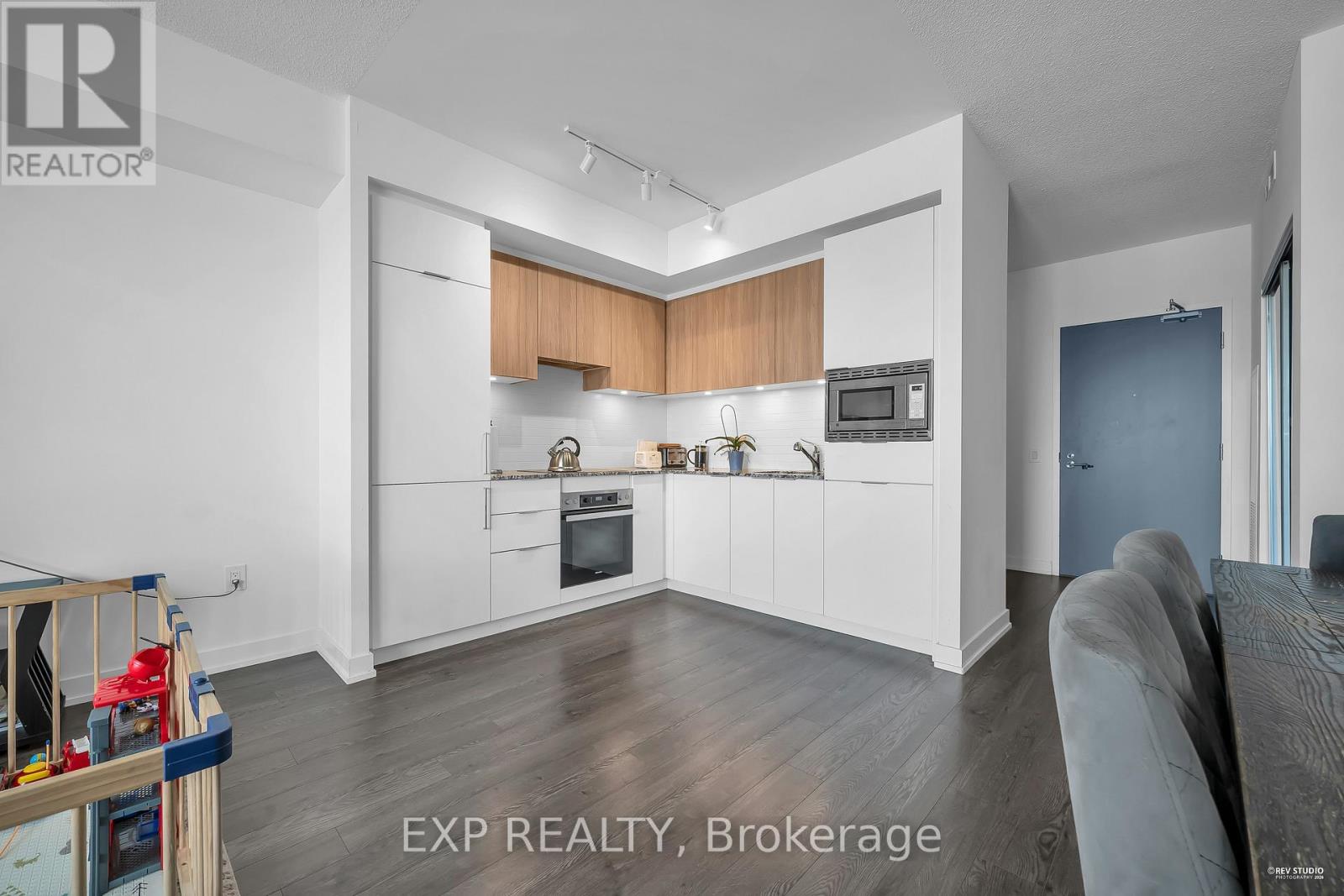 313 - 50 O'neill Road, Toronto, Ontario  M3C 0R2 - Photo 8 - C13716182