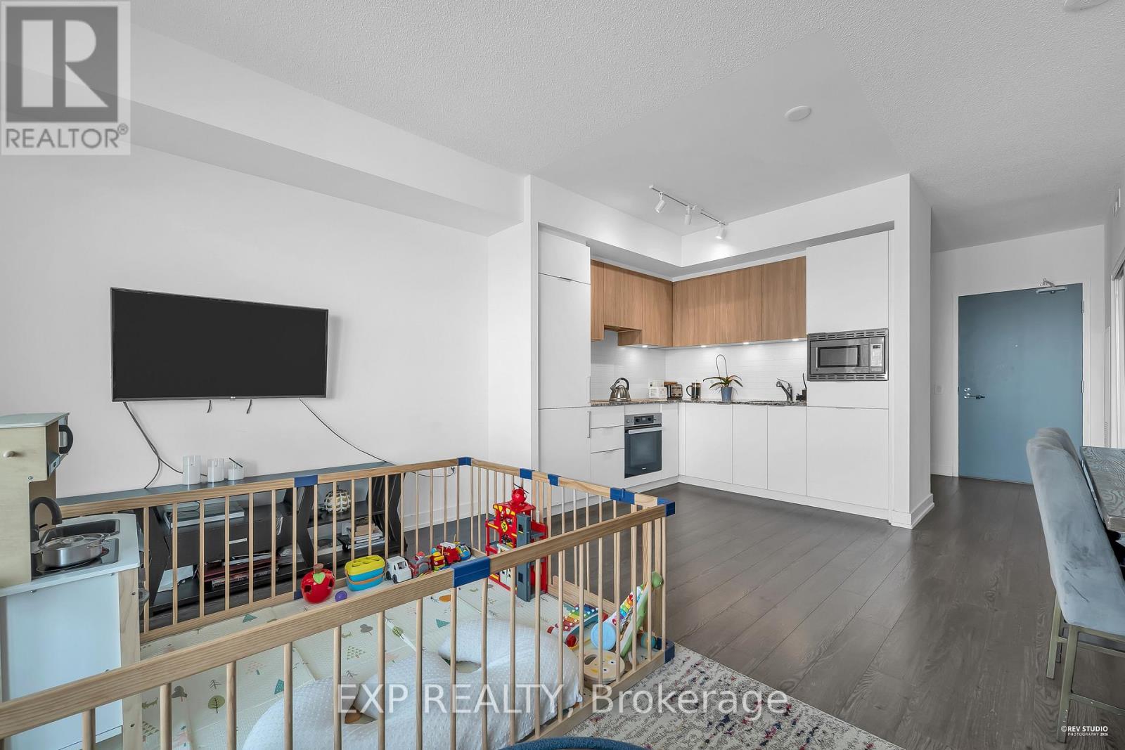 313 - 50 O'neill Road, Toronto, Ontario  M3C 0R2 - Photo 9 - C13716182
