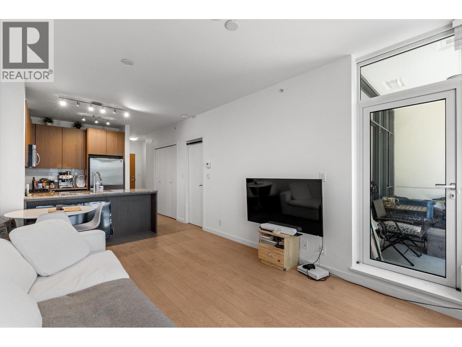 205 135 W 2nd Street, North Vancouver, British Columbia V7M 0C5 - Photo 9 - R3159201