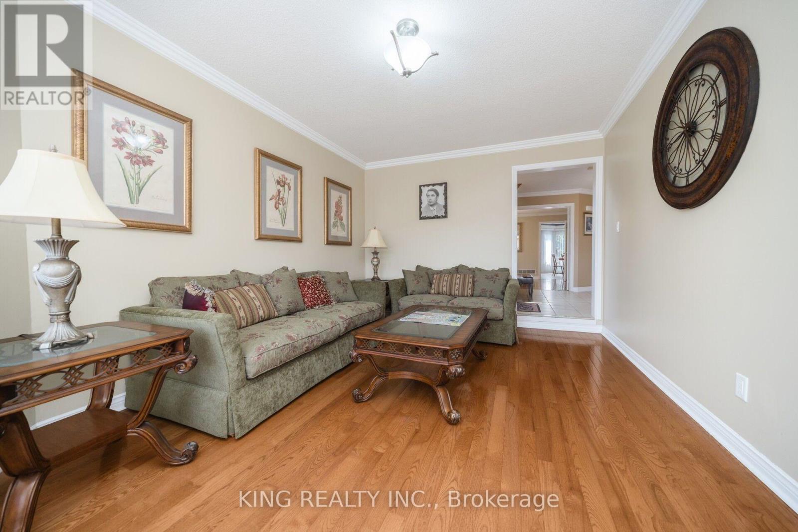 52 Leeward Drive, Brampton, Ontario  L6S 5V8 - Photo 6 - W13716154