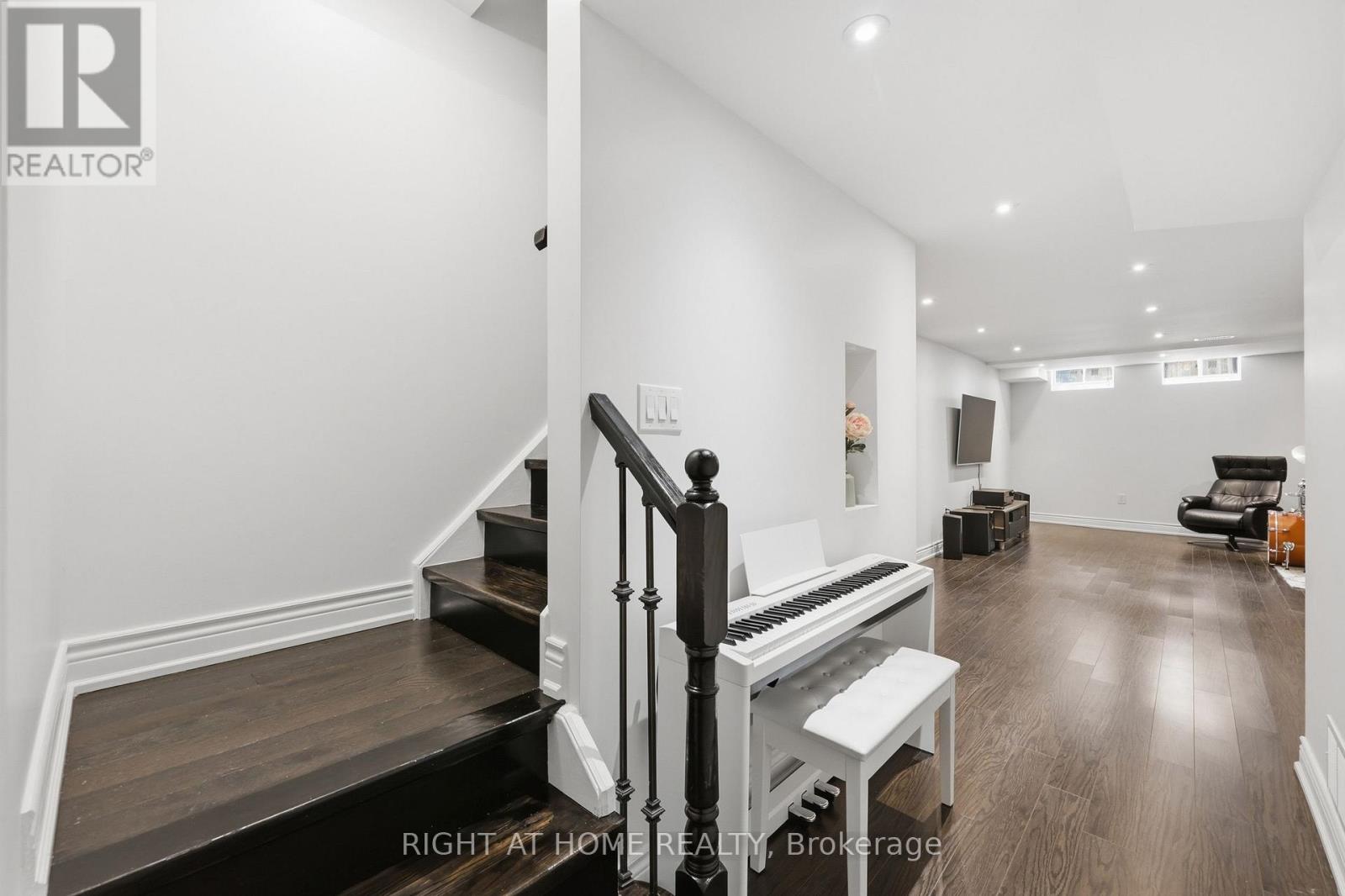 52 Upper Canada Court, Halton Hills, Ontario  L7G 0L1 - Photo 23 - W13716178