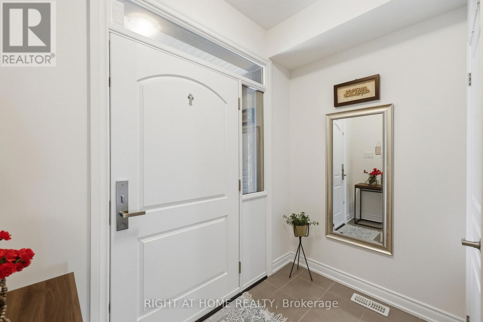 52 Upper Canada Court, Halton Hills, Ontario  L7G 0L1 - Photo 4 - W13716178
