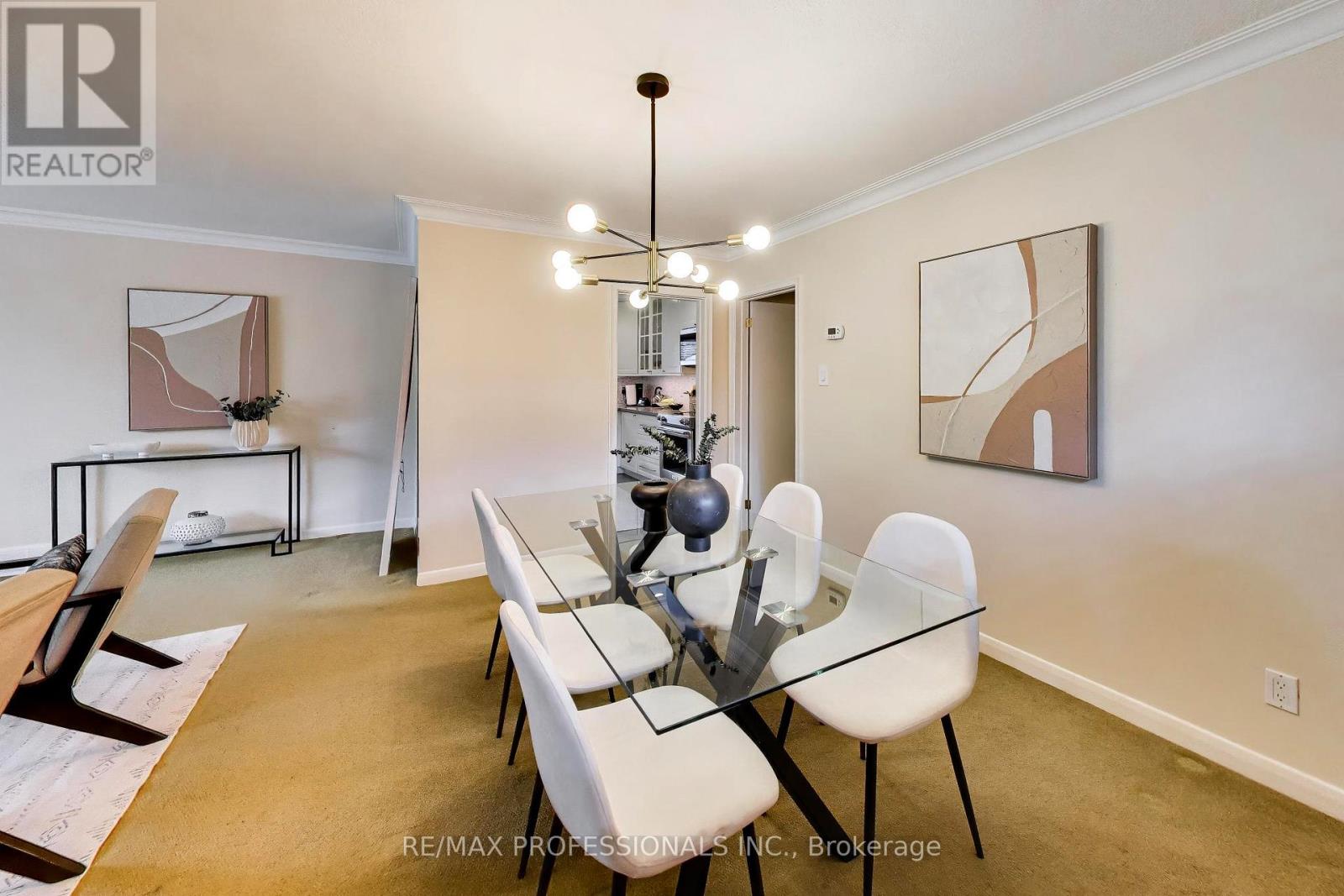 24 Beaverbrook Avenue, Toronto, Ontario  M9B 2M9 - Photo 10 - W13716188