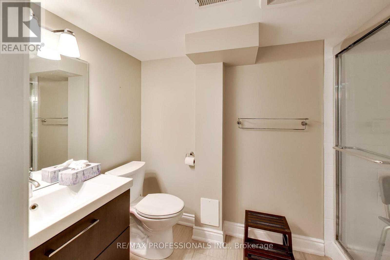24 Beaverbrook Avenue, Toronto, Ontario  M9B 2M9 - Photo 28 - W13716188