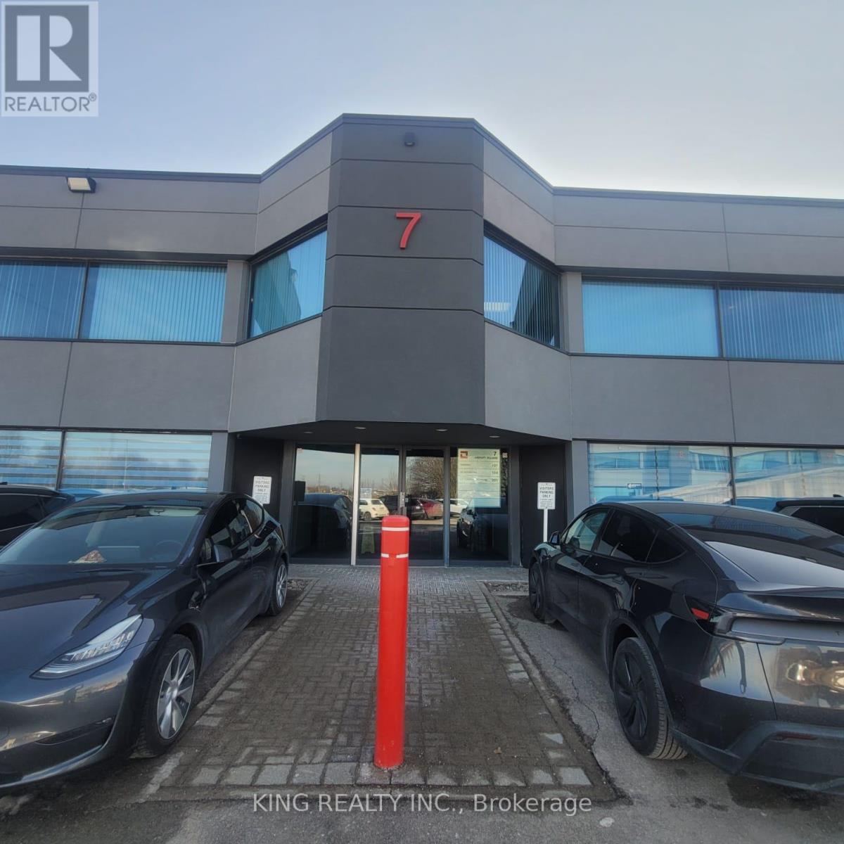7-104 - 2600 Skymark Avenue, Mississauga, Ontario  L4W 5B2 - Photo 1 - W13716192