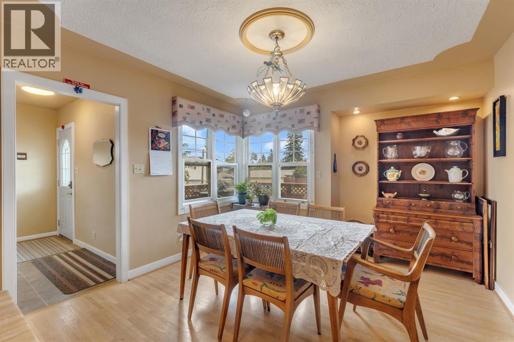 2204 Halifax Crescent Nw, Calgary, Alberta  T2M 4C9 - Photo 13 - A2339334