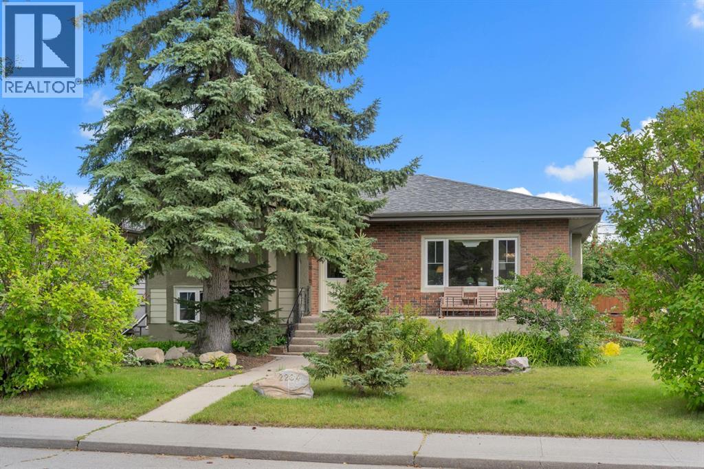 2204 Halifax Crescent Nw, Calgary, Alberta  T2M 4C9 - Photo 1 - A2339334