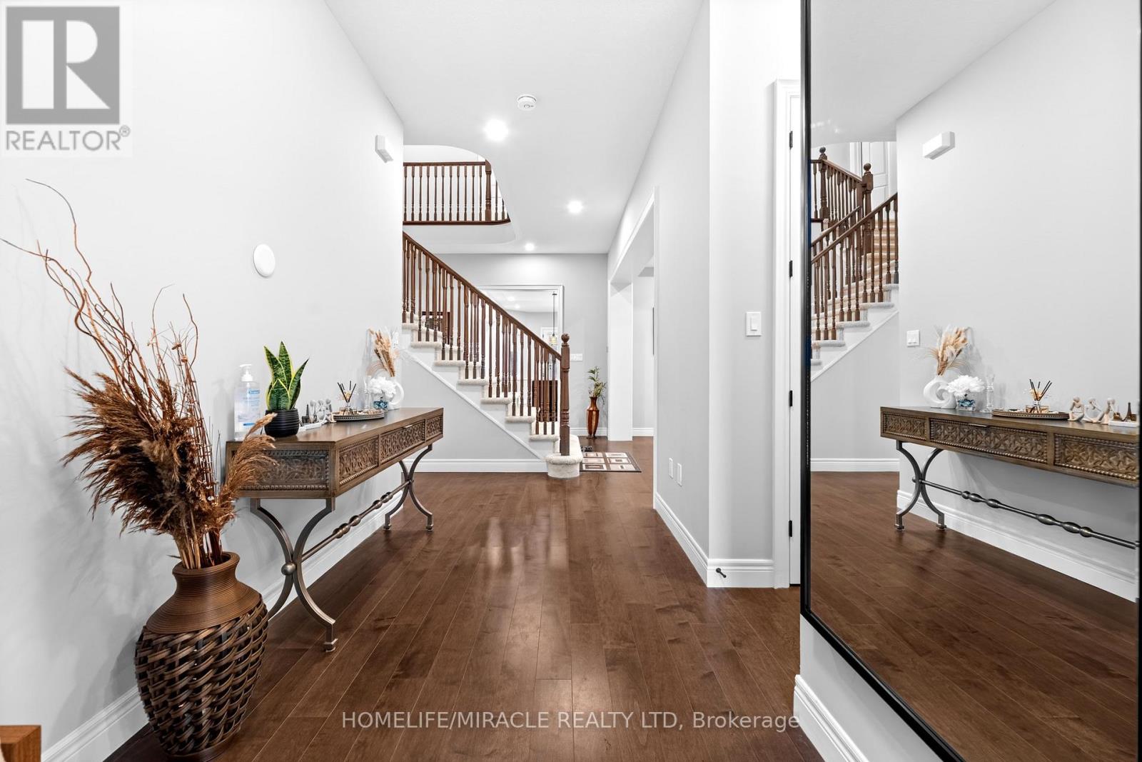 147 Ambrous Crescent W, Guelph, Ontario  N1G 0E4 - Photo 3 - X13716172