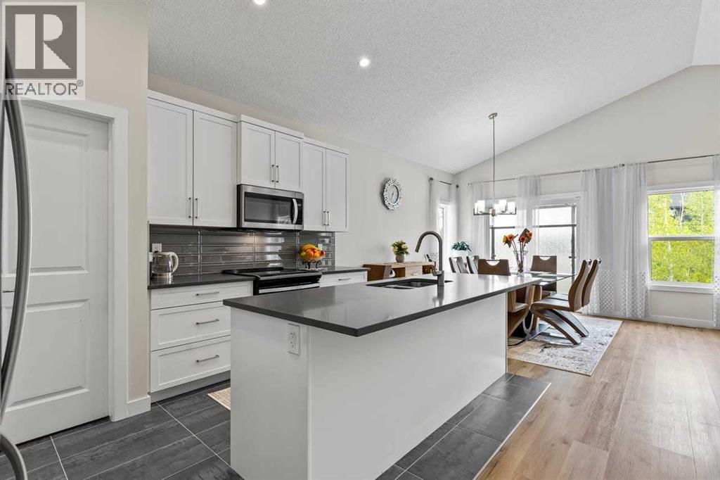 119 Walgrove Green Se, Calgary, Alberta  T2X 2H9 - Photo 4 - A2337164