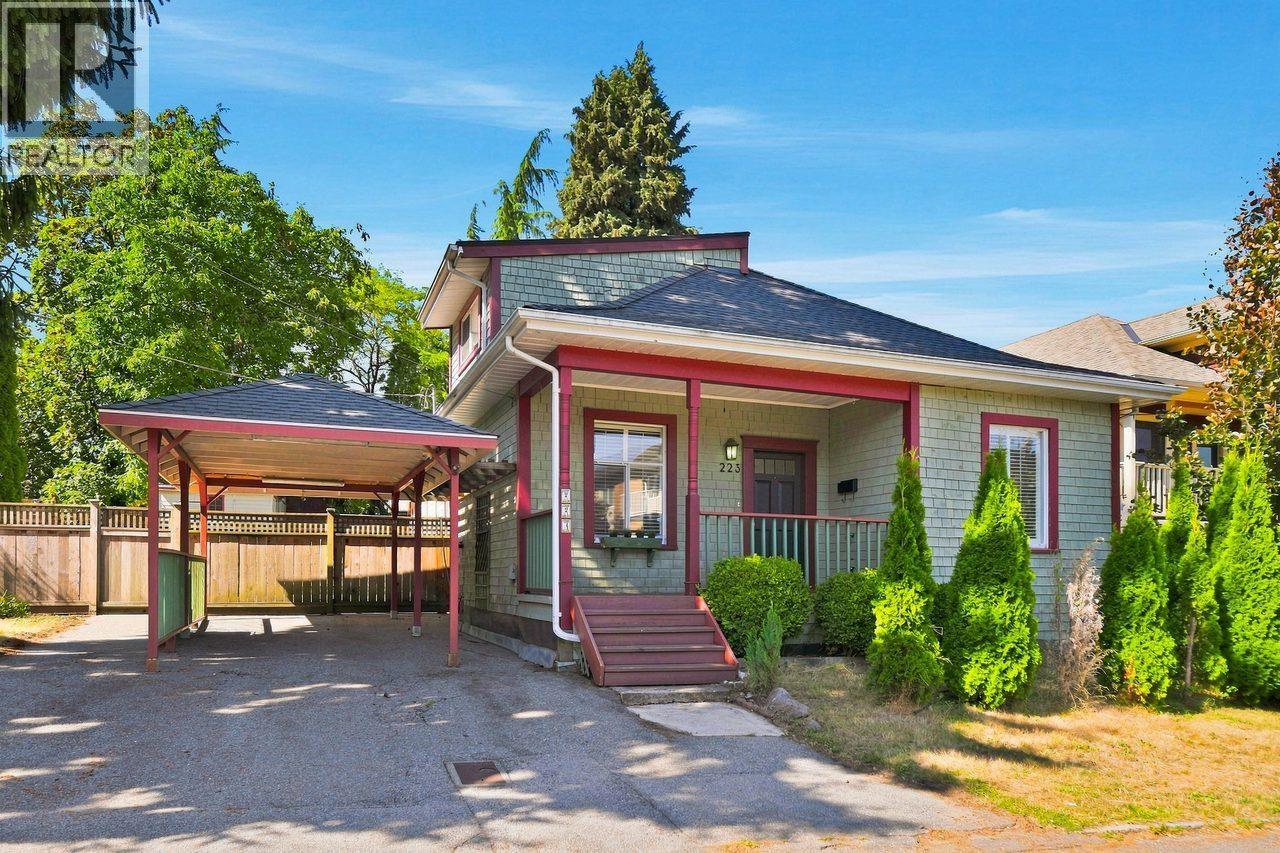 223 MANITOBA STREET, New Westminster, British Columbia