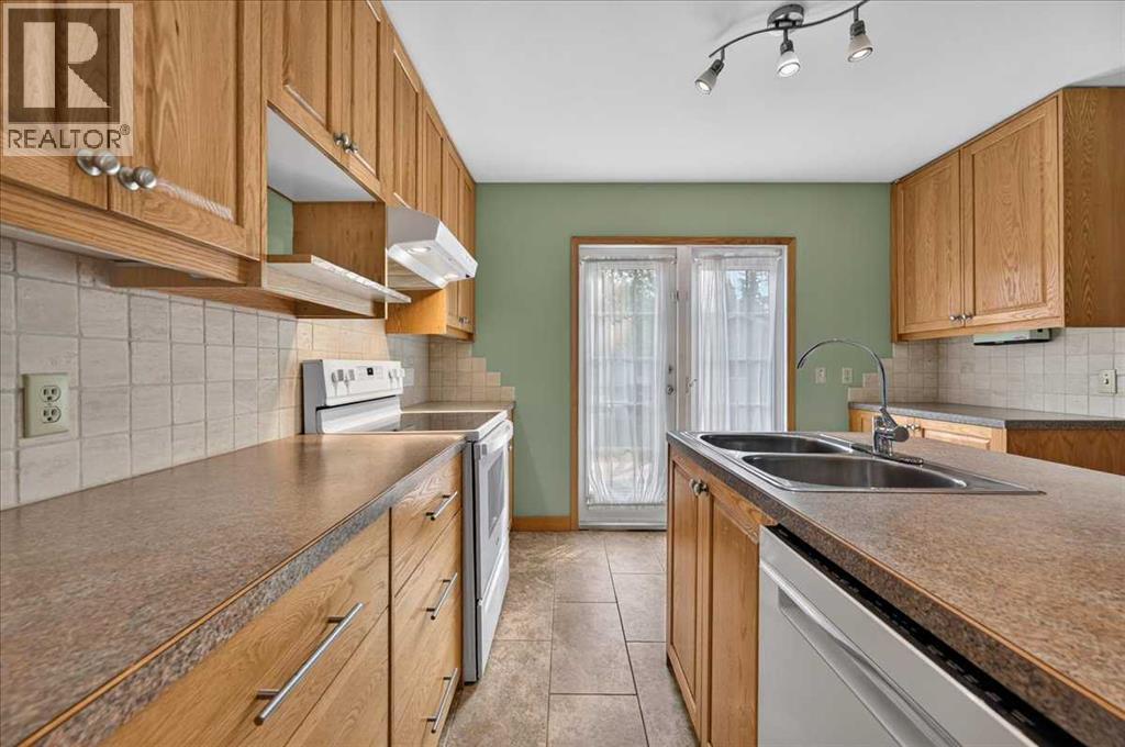 5048 Vanstone Crescent Nw, Calgary, Alberta  T3A 0V9 - Photo 12 - A2339107