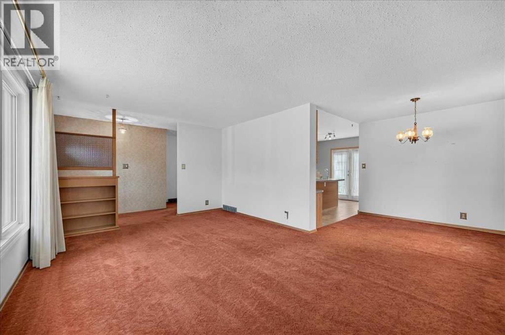 5048 Vanstone Crescent Nw, Calgary, Alberta  T3A 0V9 - Photo 6 - A2339107