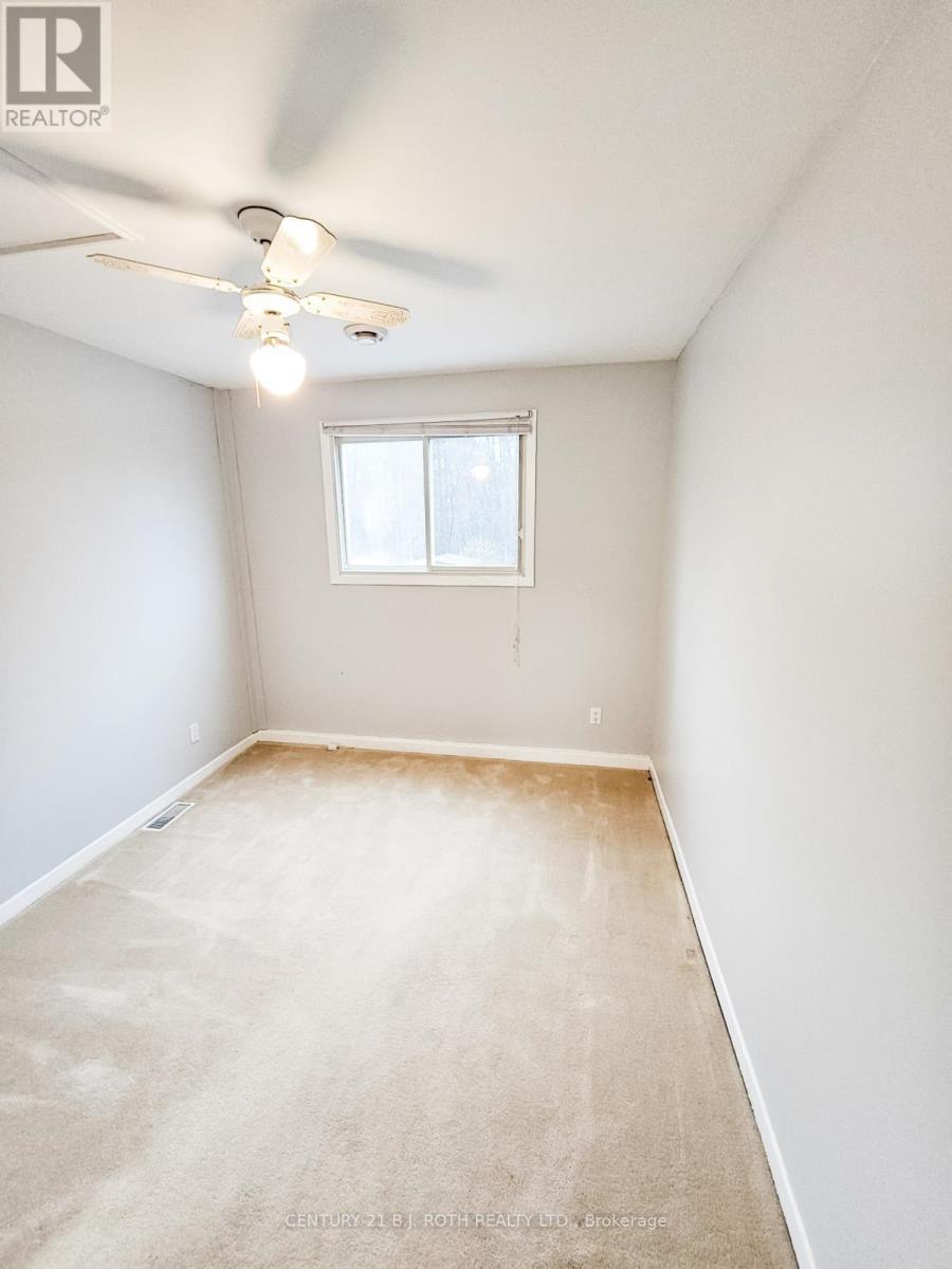 33 Beaumaur Drive, Penetanguishene, Ontario  L9M 1V7 - Photo 13 - S13716254