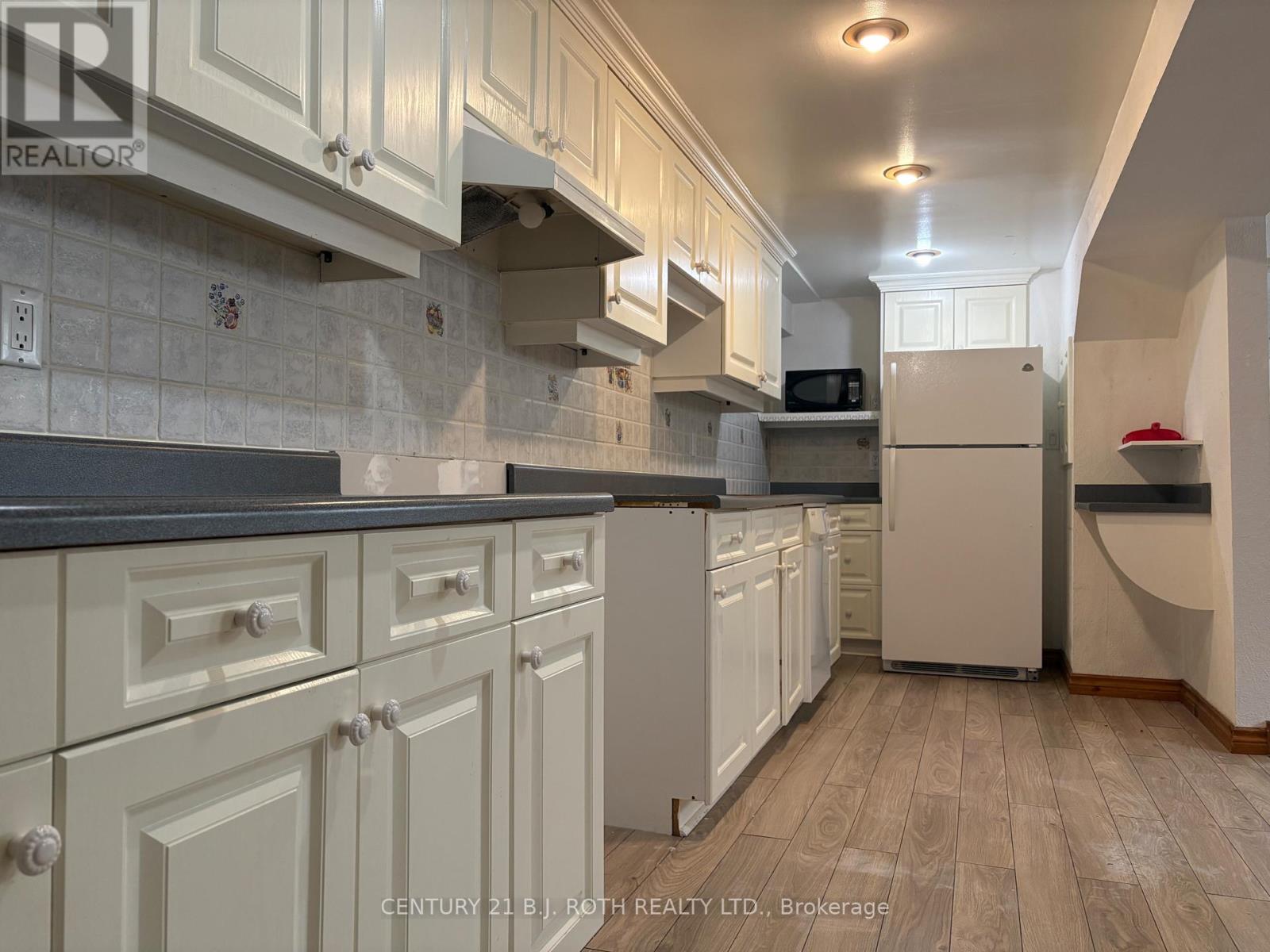 33 Beaumaur Drive, Penetanguishene, Ontario  L9M 1V7 - Photo 21 - S13716254