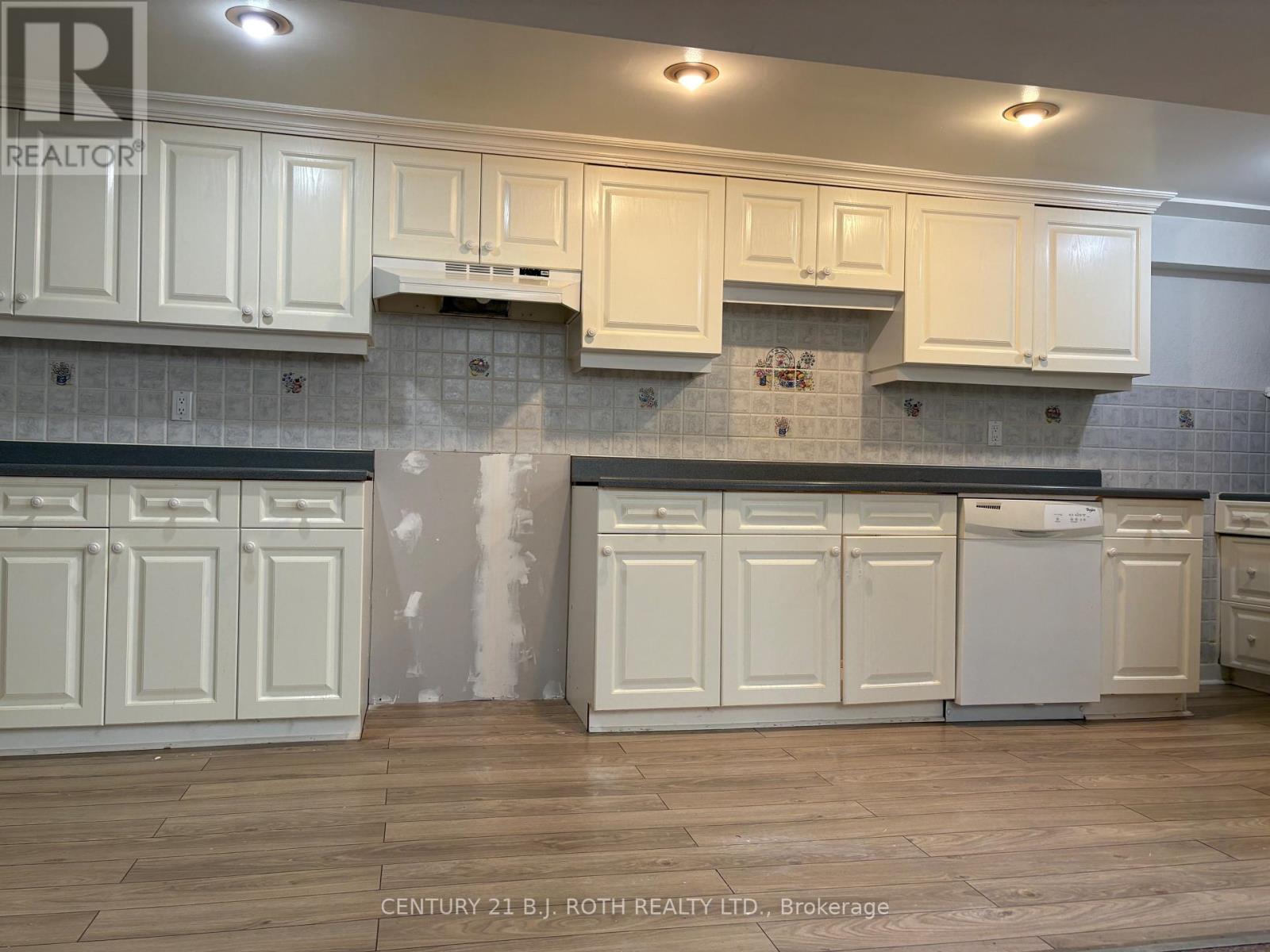 33 Beaumaur Drive, Penetanguishene, Ontario  L9M 1V7 - Photo 23 - S13716254