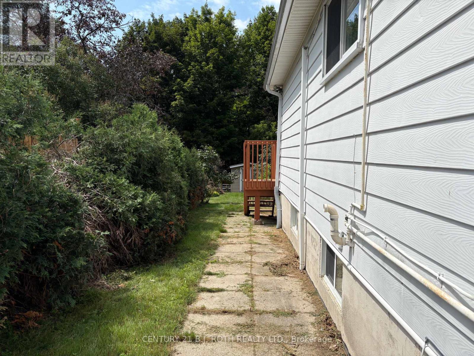 33 Beaumaur Drive, Penetanguishene, Ontario  L9M 1V7 - Photo 3 - S13716254