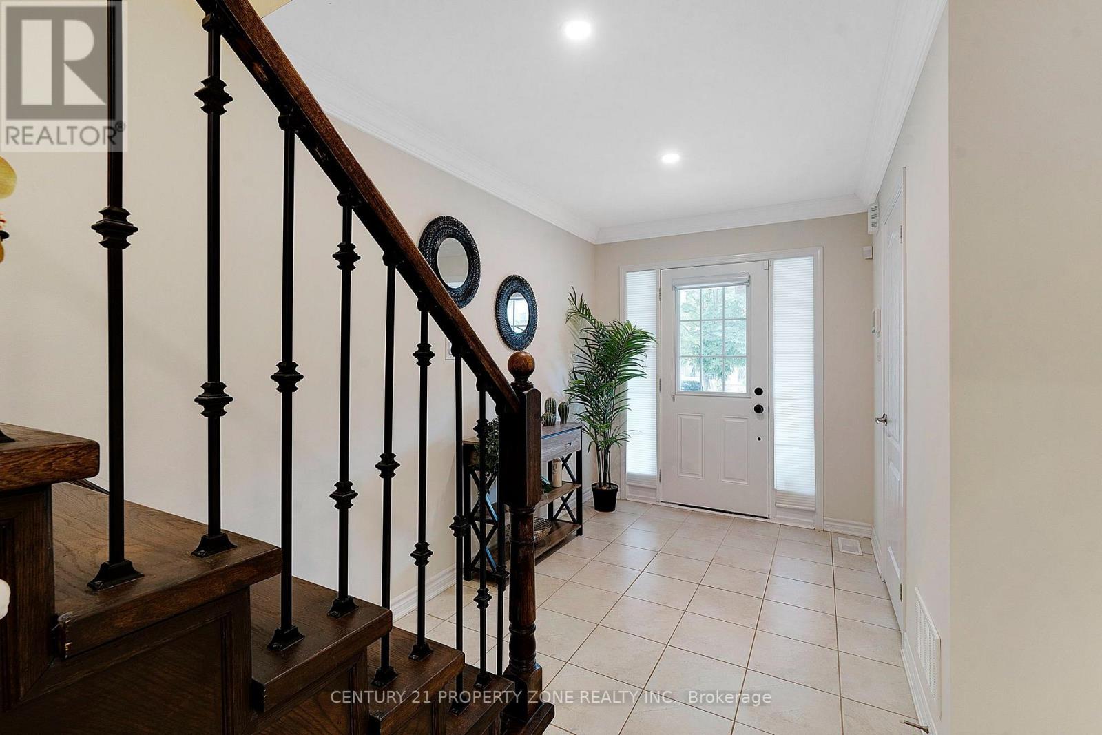 12 Lothbury Drive, Brampton, Ontario  L7A 4G7 - Photo 4 - W13716198