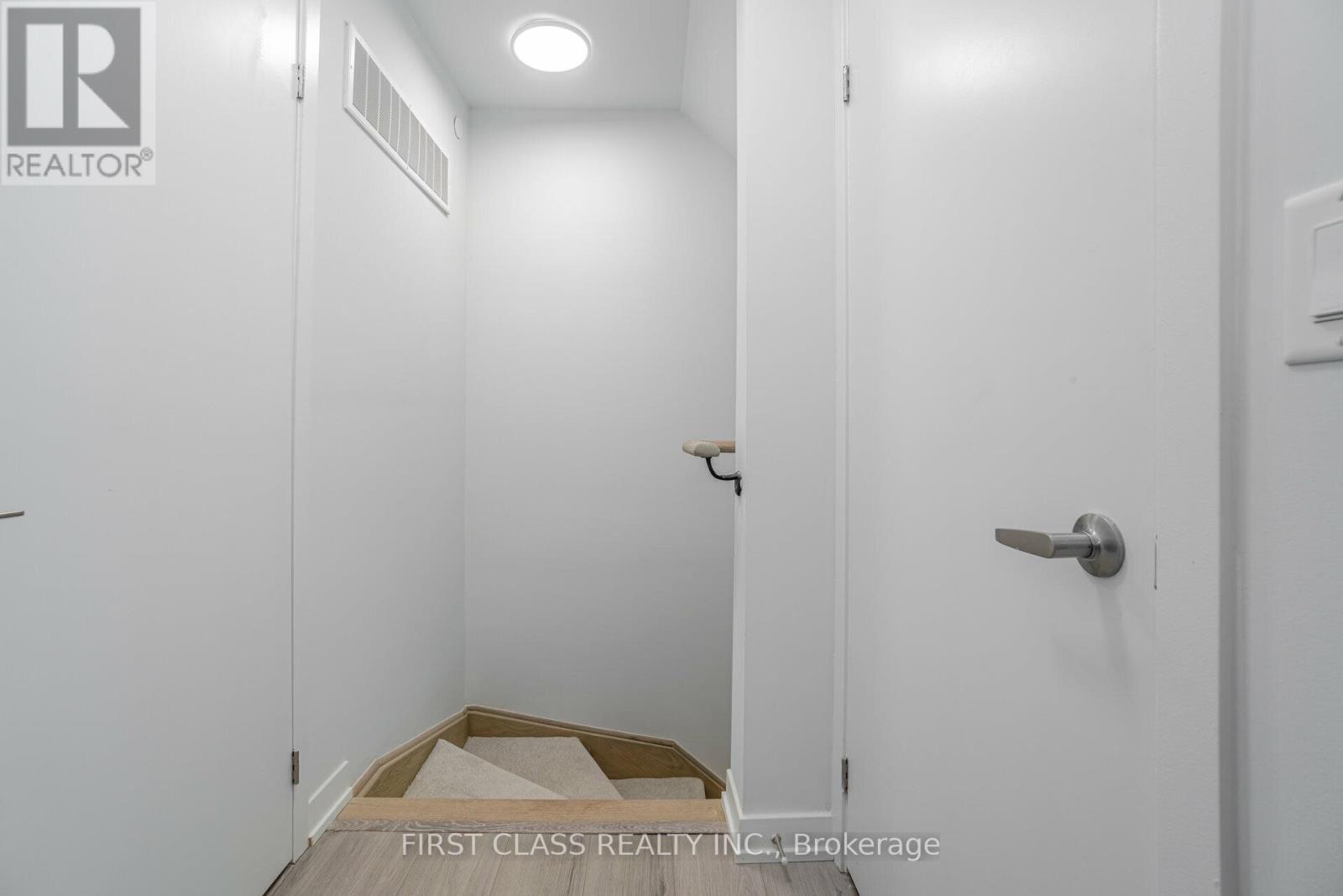 30 - 3405 Ridgeway Drive, Mississauga, Ontario  L5L 5T3 - Photo 22 - W13716212