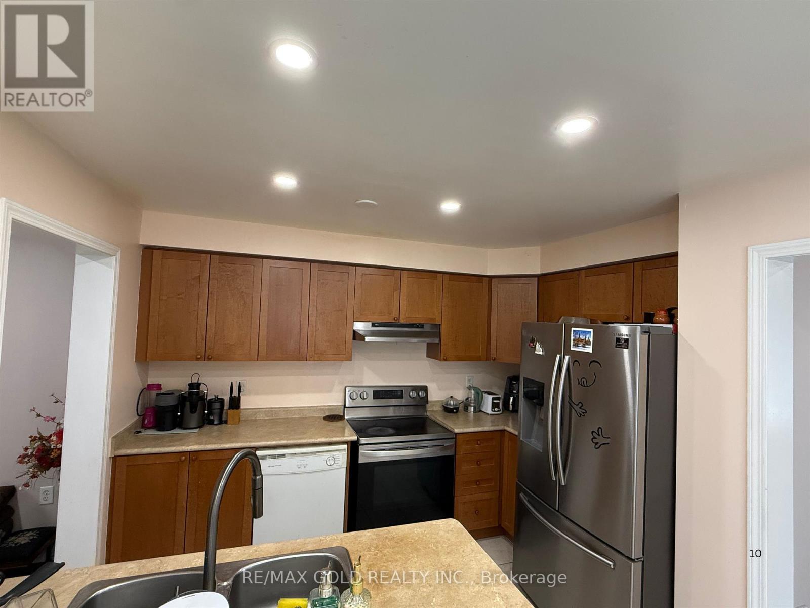13 Eastway Street, Brampton, Ontario  L6S 6L5 - Photo 5 - W13716242