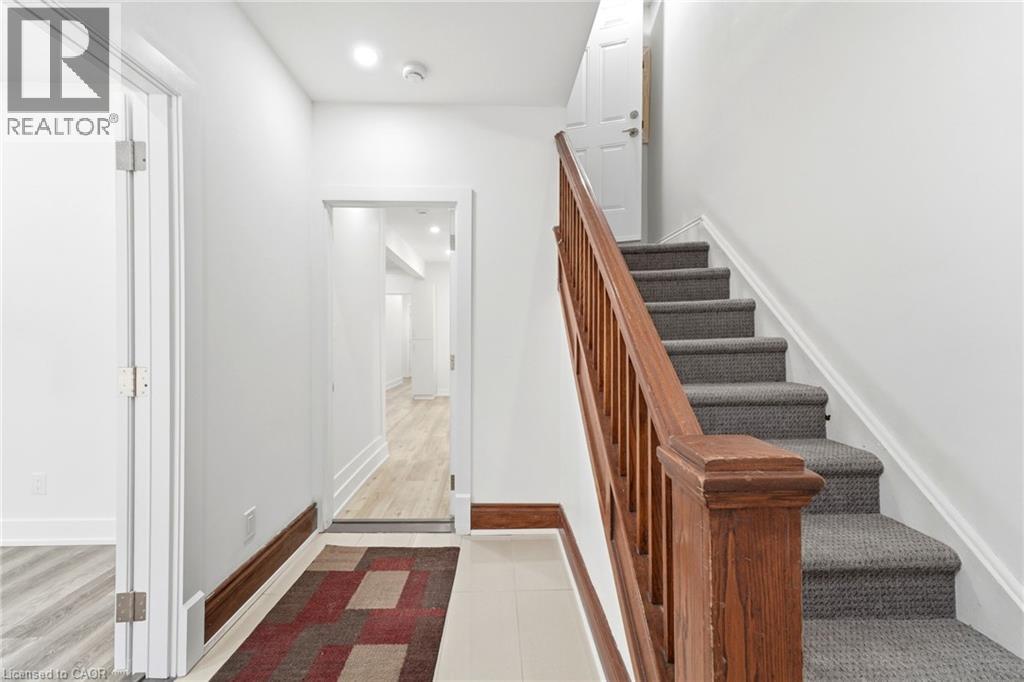 968 Main Street E Unit# Main, Hamilton, Ontario  L8M 1M8 - Photo 3 - 40858649