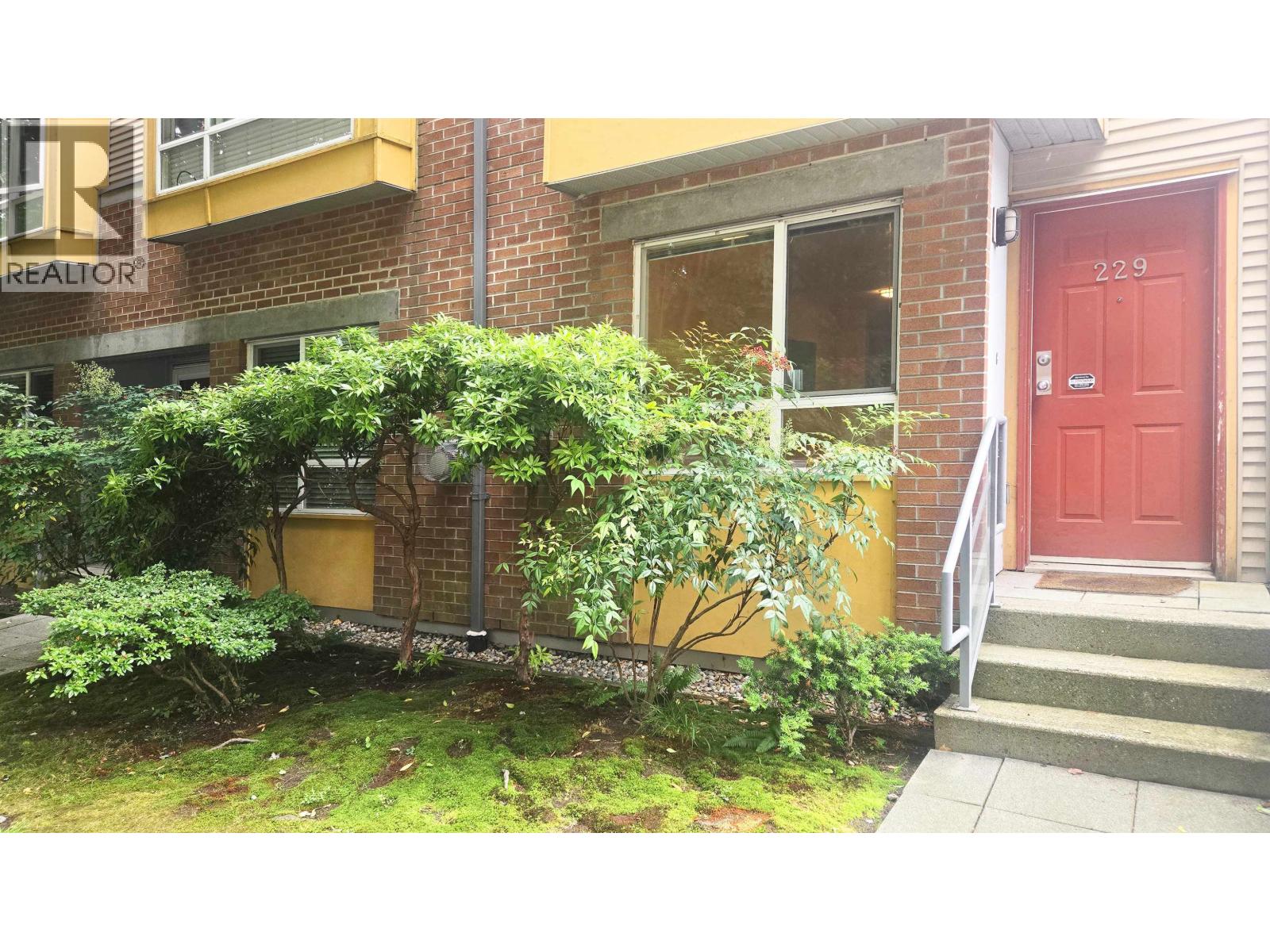 229 E 11TH AVENUE, Vancouver, British Columbia