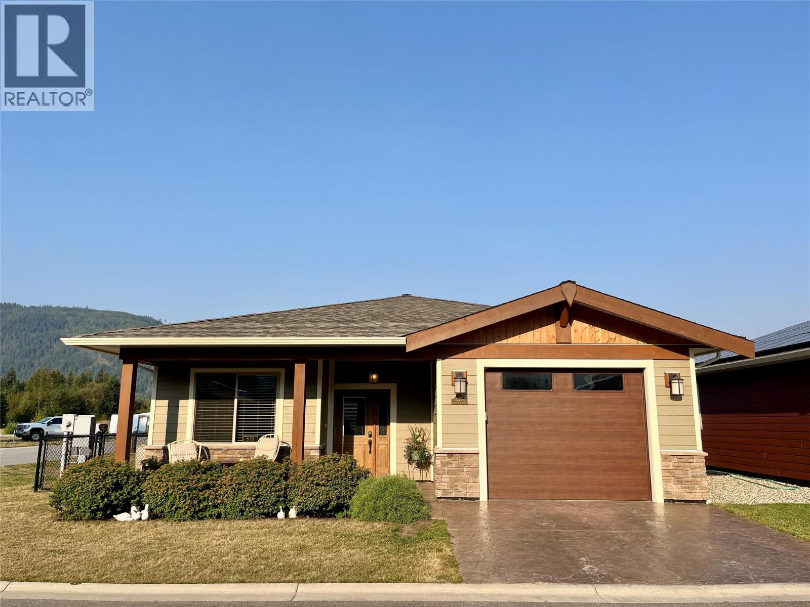 1132 Willow Row, Sicamous, British Columbia