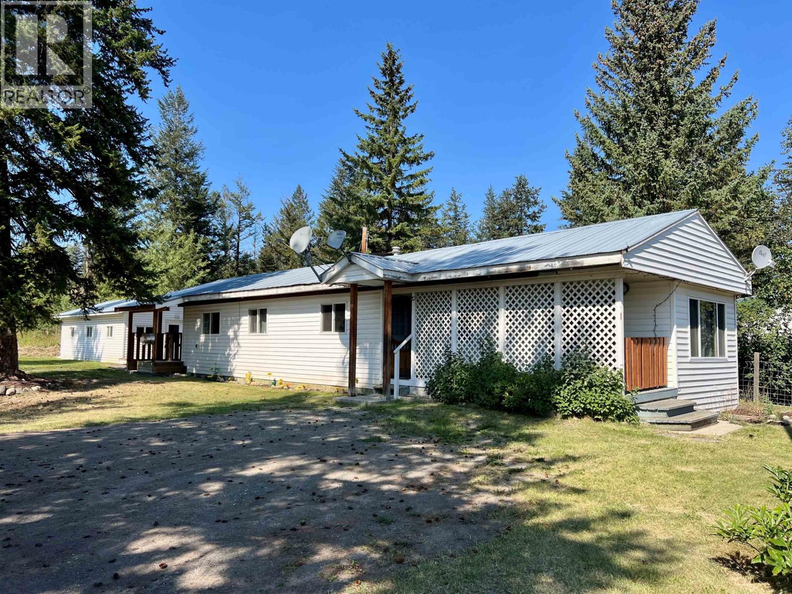 5396 Park Drive, 100 Mile House, British Columbia  V0K 2E1 - Photo 1 - R3159272