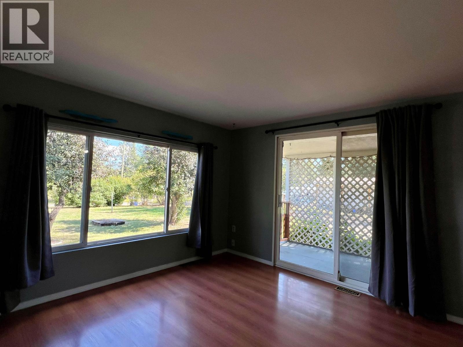 5396 Park Drive, 100 Mile House, British Columbia  V0K 2E1 - Photo 11 - R3159272