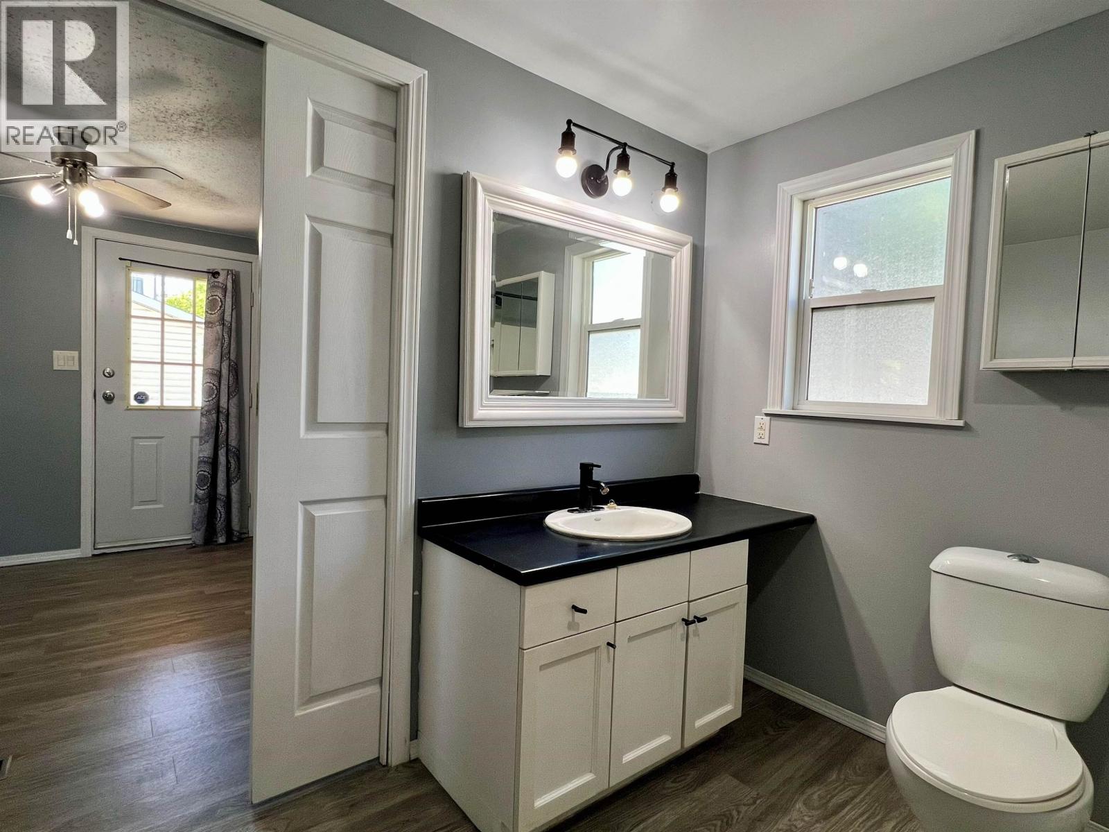 5396 Park Drive, 100 Mile House, British Columbia  V0K 2E1 - Photo 18 - R3159272