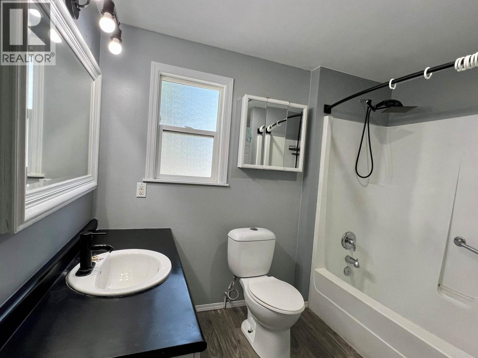 5396 Park Drive, 100 Mile House, British Columbia  V0K 2E1 - Photo 19 - R3159272