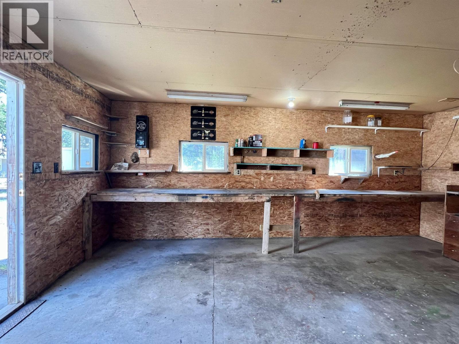 5396 Park Drive, 100 Mile House, British Columbia  V0K 2E1 - Photo 31 - R3159272