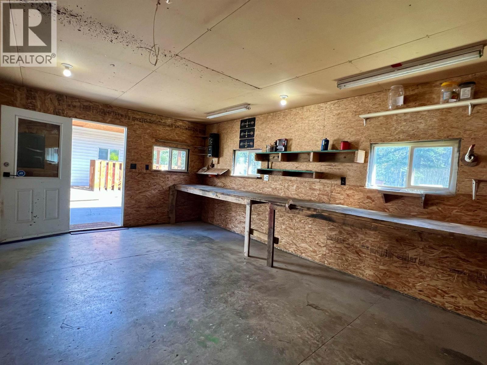 5396 Park Drive, 100 Mile House, British Columbia  V0K 2E1 - Photo 32 - R3159272