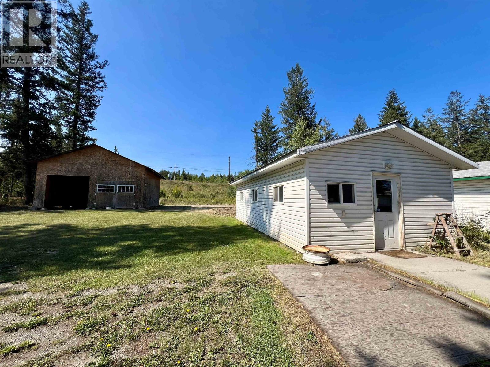 5396 Park Drive, 100 Mile House, British Columbia  V0K 2E1 - Photo 33 - R3159272