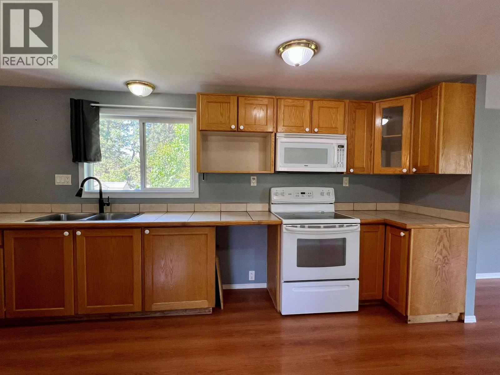5396 Park Drive, 100 Mile House, British Columbia  V0K 2E1 - Photo 6 - R3159272