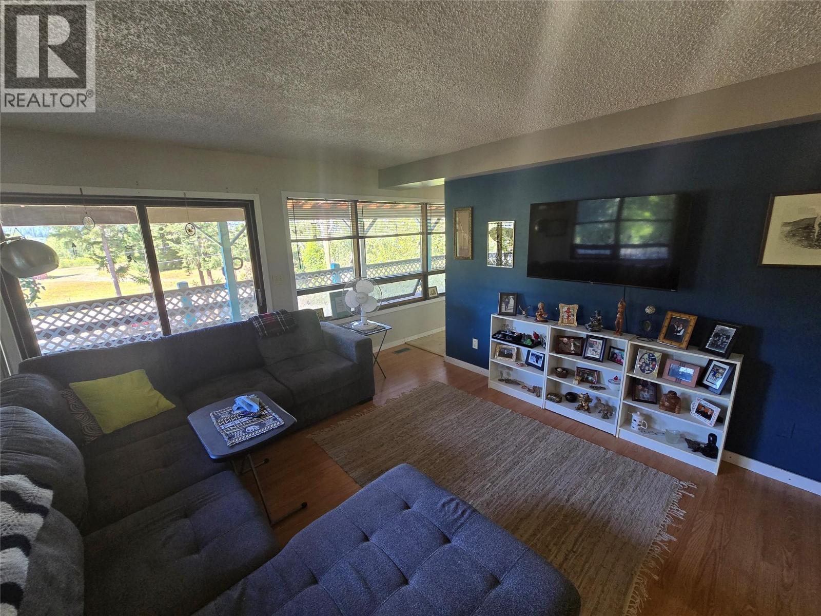 1037 Raft River Road, Clearwater, British Columbia  V0E 1N1 - Photo 10 - 10398907
